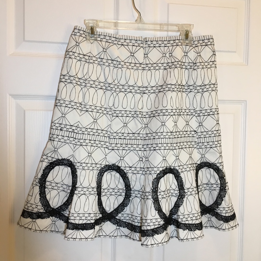 WD-NY White and Black Size 8 Skirt - Picture 3 of 7